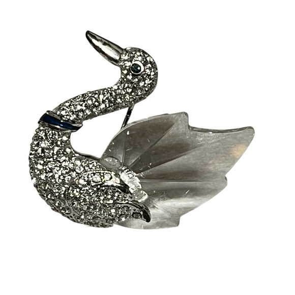 vintage Jewelry - Vintage crystal and rhinestone Swan brooch with blue sapphire look accents